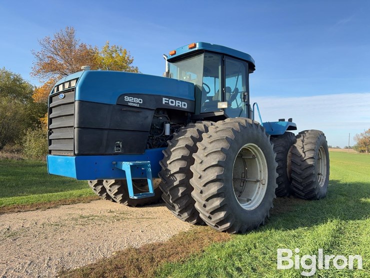 ford-versatile-9280-4wd-tractor-image-1