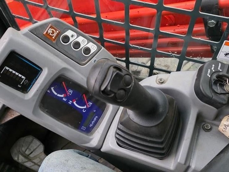 2017-kubota-svl95-2s-image-52