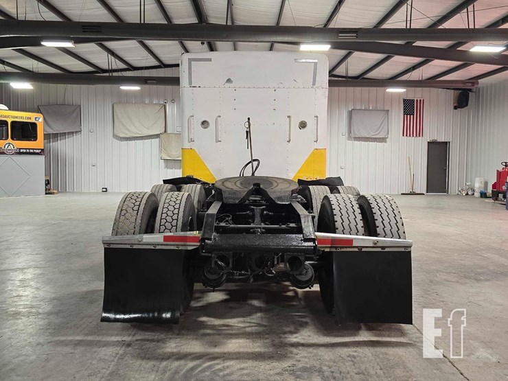 2000-kenworth-w900-image-8
