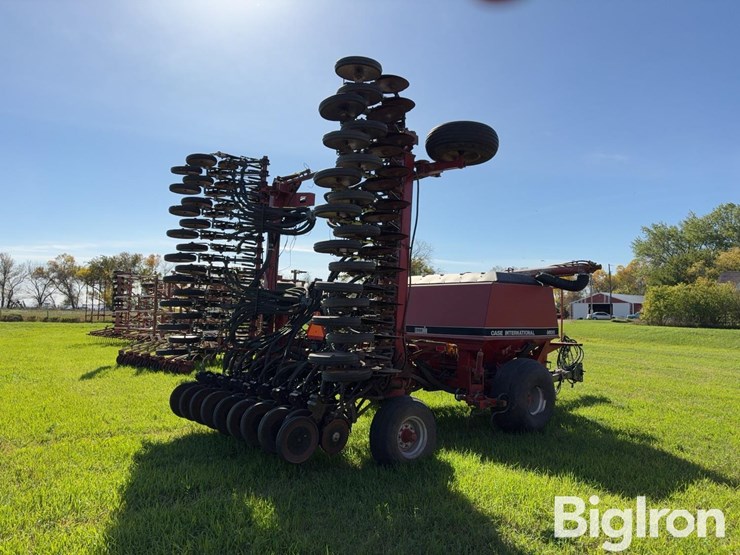 case-ih-8600-air-seeder-image-5