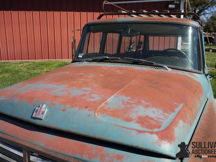 run-#12---1968-international-1100-travelall-4x4-image-12
