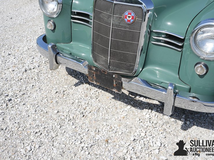 run-#122---1957-mercedes-benz-sedan-image-9