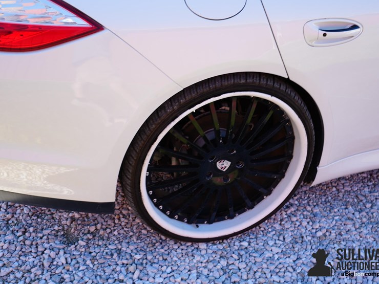 run-#113---2013-porsche-panamera-2-image-19