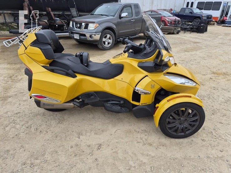 2013-can-am-spyder-rt-image-6