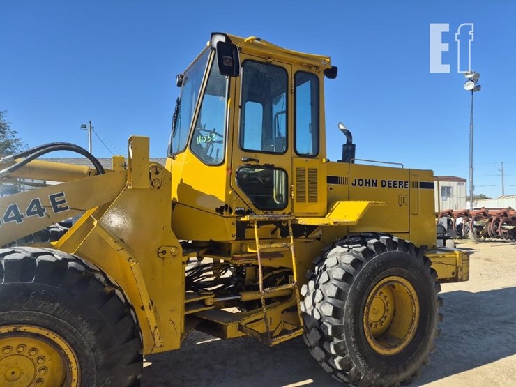 1991-deere-544e-image-9