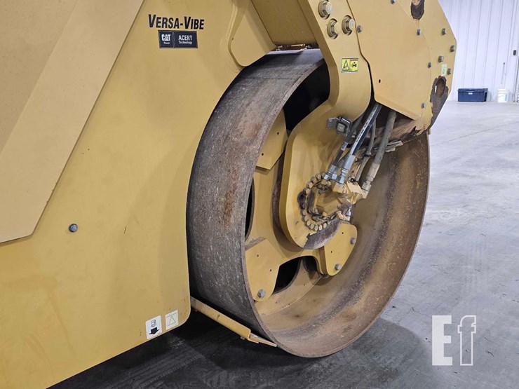 2009-caterpillar-cb64-image-15