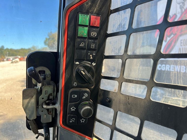 2023-bobcat-t66-skid-steer-loader-image-23