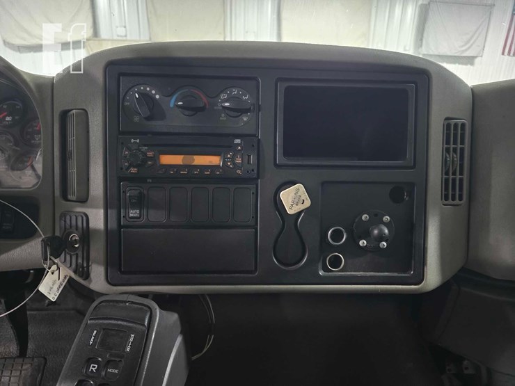 2010-international-durastar-4300-image-14