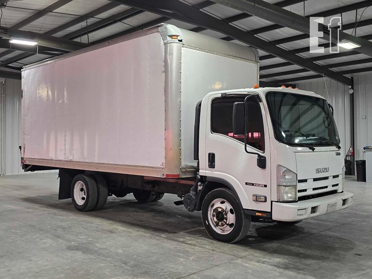 2011-isuzu-nrr-image-2