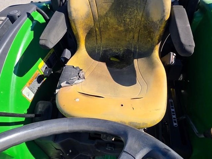 john-deere-4052m-image-37