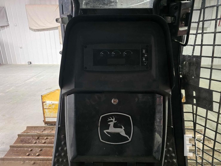 2022-deere-650k-lgp-image-16