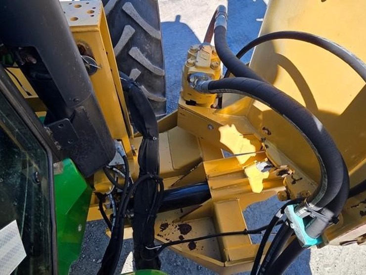 2019-john-deere-5100e-image-22