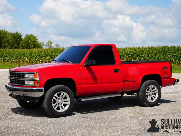 run-#107---1990-chevrolet-gmt-400-4x4-pickup-image-1