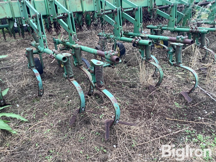 john-deere-er014-rear-mount-cultivator-image-19