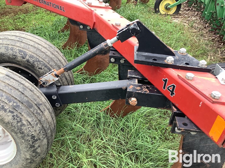 case-ih-14-v-ripper/subsoiler-plow-image-10