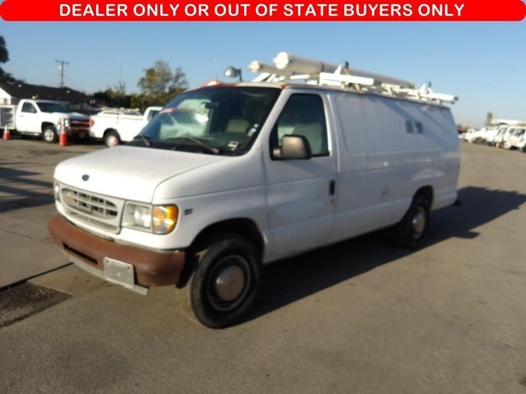 2002-ford-e350-image-1