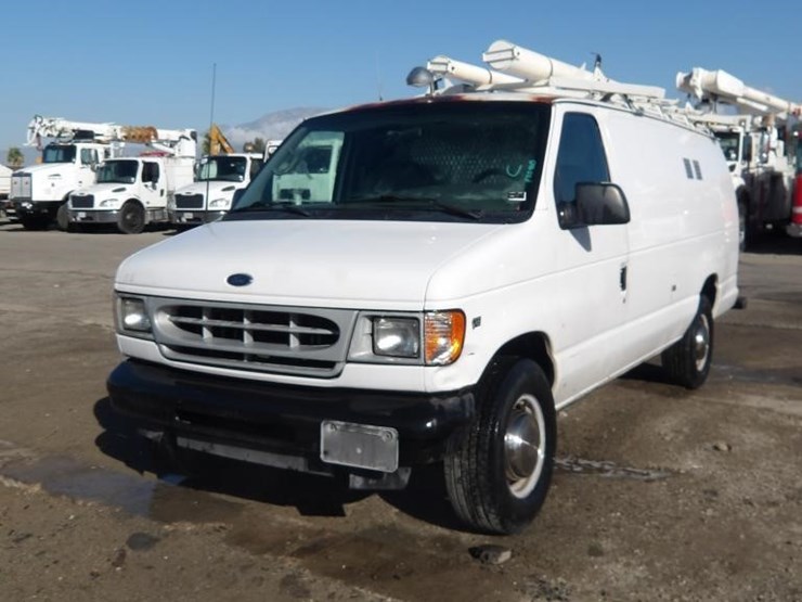 2002-ford-e350-image-1