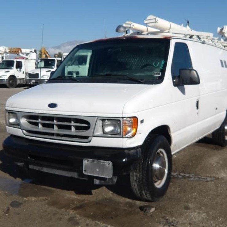 2002 FORD E350