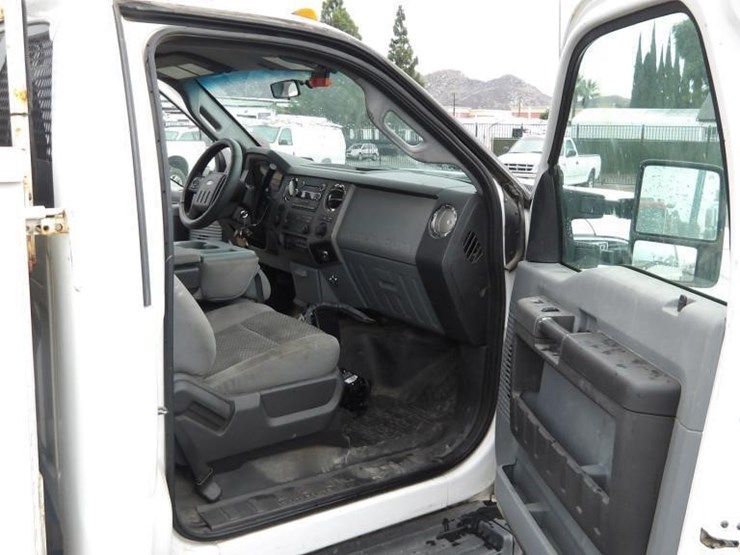 2011-ford-f350-image-13