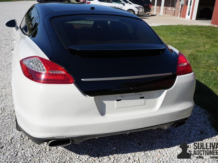 run-#113---2013-porsche-panamera-2-image-17