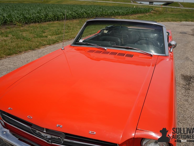 run-#51---1965-ford-mustang-convertible-image-11