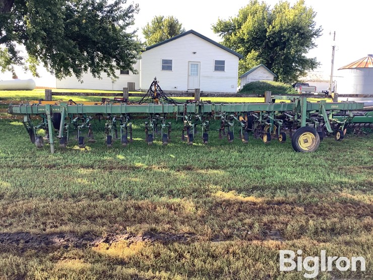 john-deere-er014-rear-mount-cultivator-image-2