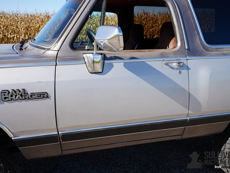 1989-dodge-ram-charger-4x4-image-18