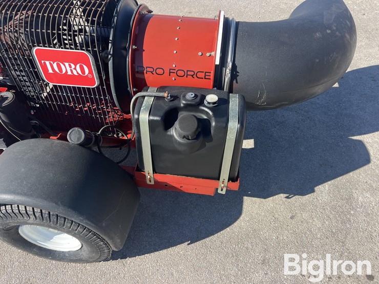toro-pro-force-44552-pull-type-debris-blower-image-10