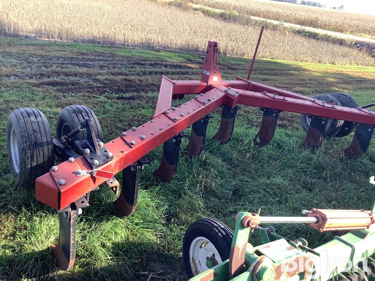 case-ih-14-v-ripper/subsoiler-plow-image-6