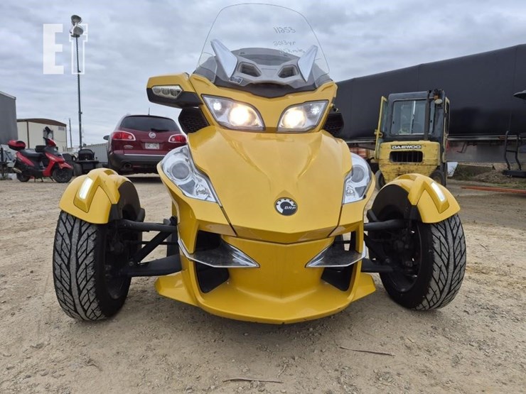 2013-can-am-spyder-rt-image-12