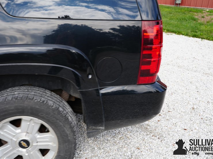 run-#43---2013-chevrolet-tahoe-k1500-4x4-suv-image-18