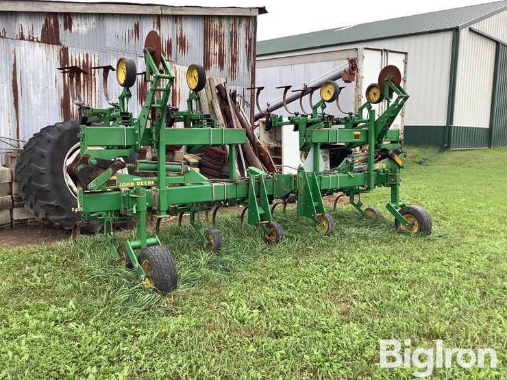 john-deere-875-8r38-rear-mount-cultivator-image-3