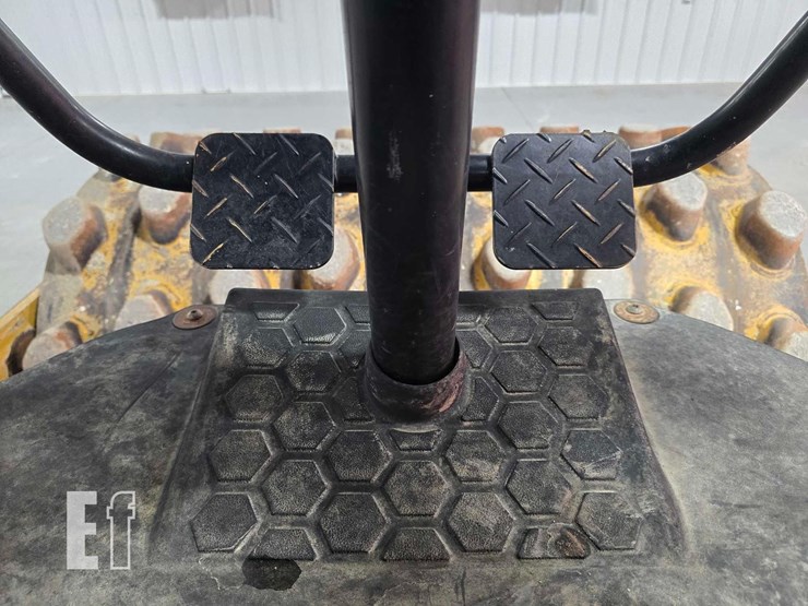 2019-caterpillar-cp44b-image-14