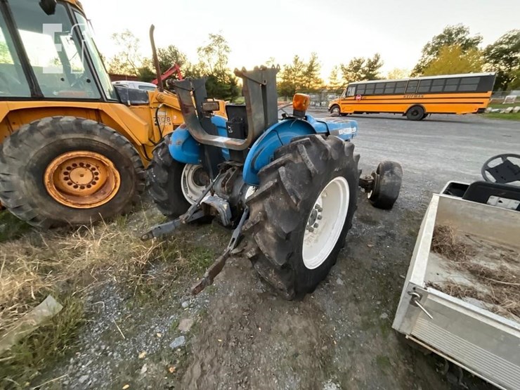 new-holland-3930-image-4
