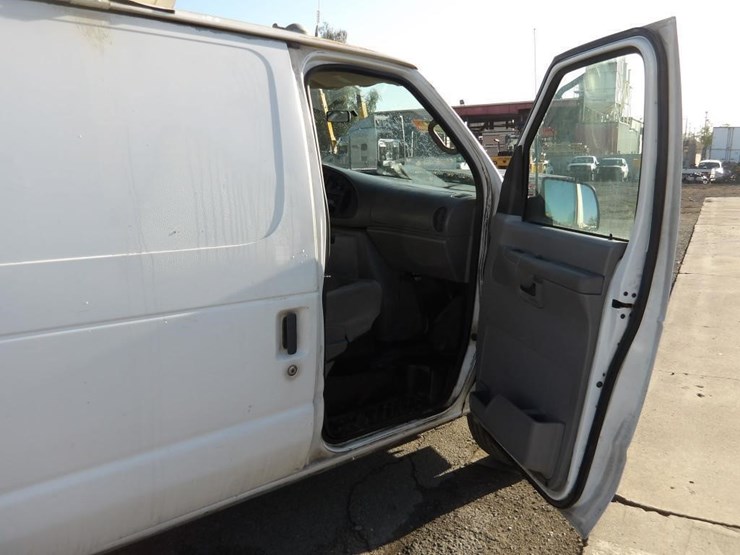 2002-ford-e350-image-11