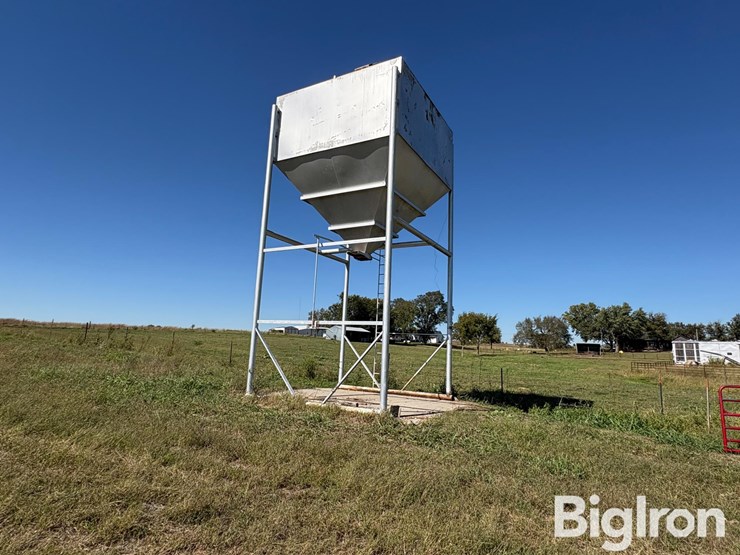 overhead-feed-bin-image-1