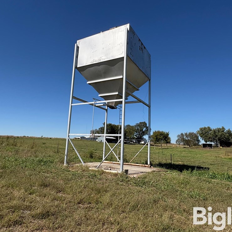 Overhead Feed Bin