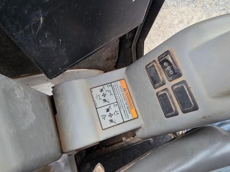 2009-bobcat-425-image-59