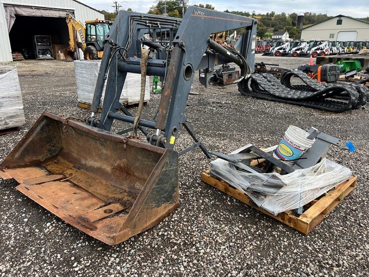 buhler-allied-695-loader-w/-74”-bucket-image-3