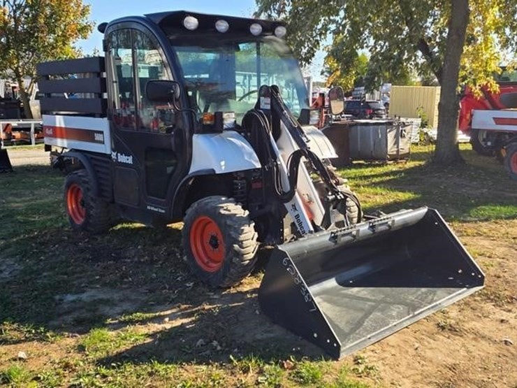 2010-bobcat-toolcat-5600-image-2