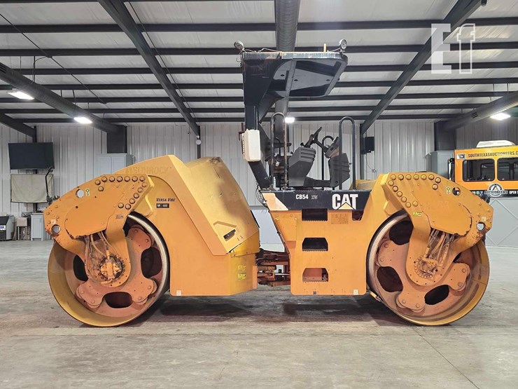 2009-caterpillar-cb54-image-6