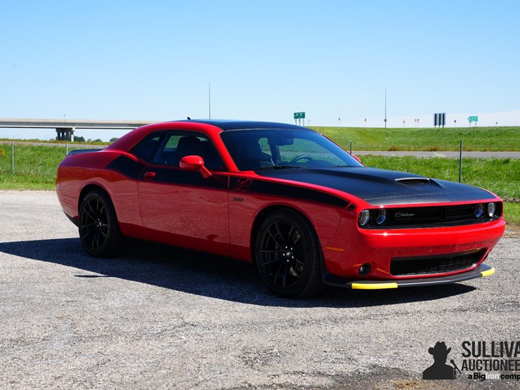 run-#66---2023-dodge-challenger-t/a-392-scat-pack-image-3