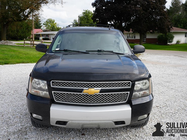 run-#43---2013-chevrolet-tahoe-k1500-4x4-suv-image-2