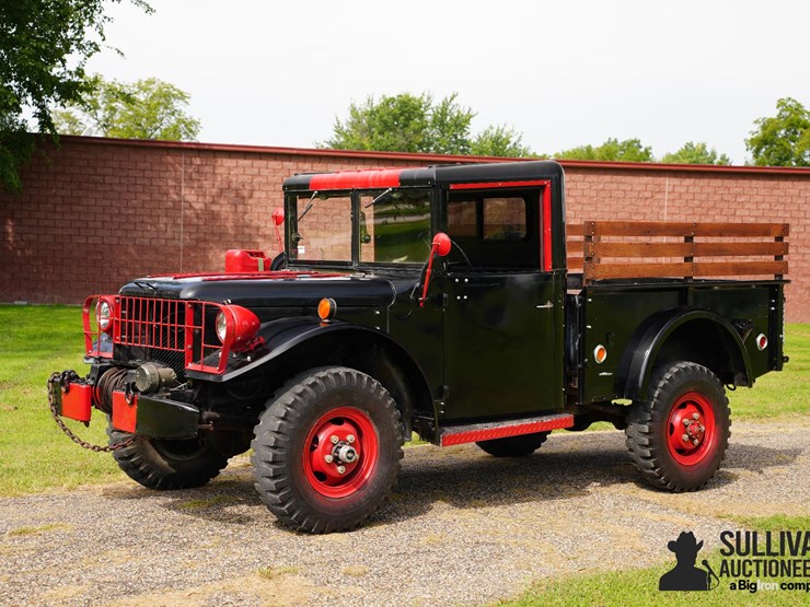 run-#11---1951-dodge-power-wagon-4x4-image-1