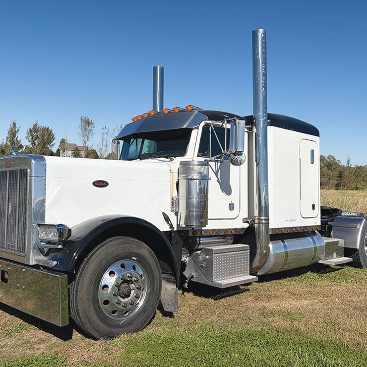 2004 PETERBILT 379