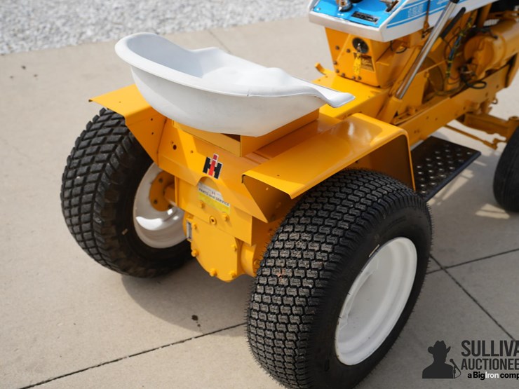 run-#120---international-cub-cadet-garden-tractor-image-16