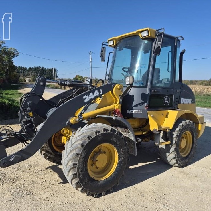 2012 DEERE 244J
