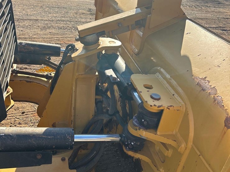 2018-caterpillar-d5k2-xl-image-10