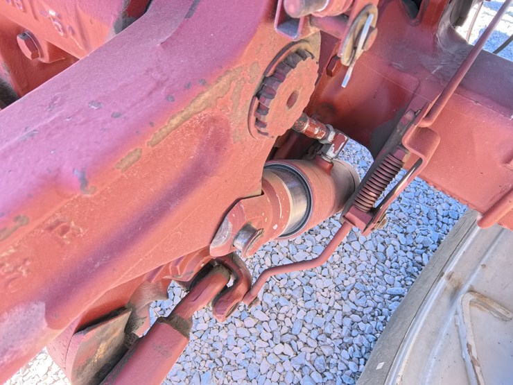 #1026-•-allis-chalmers-7000-tractor-image-52