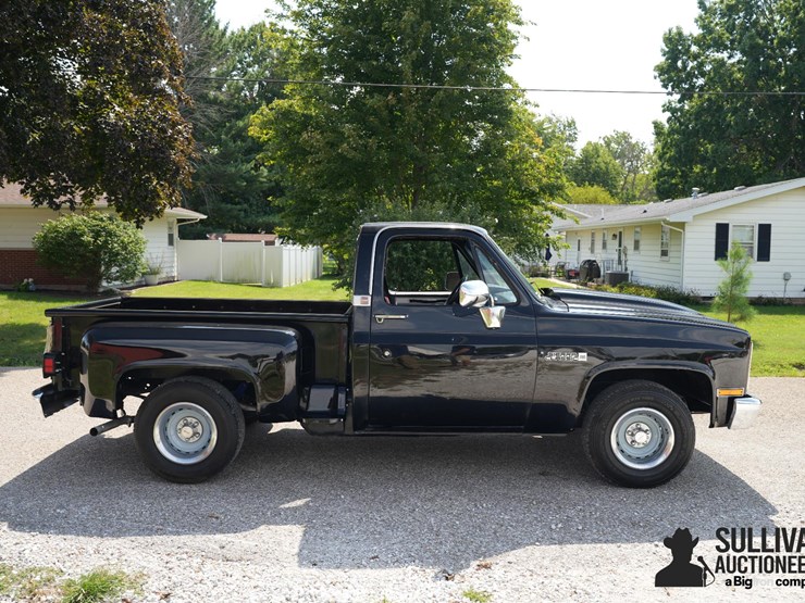 run-#138---1984-gmc-sierra-c1500-stepside-pickup-image-4